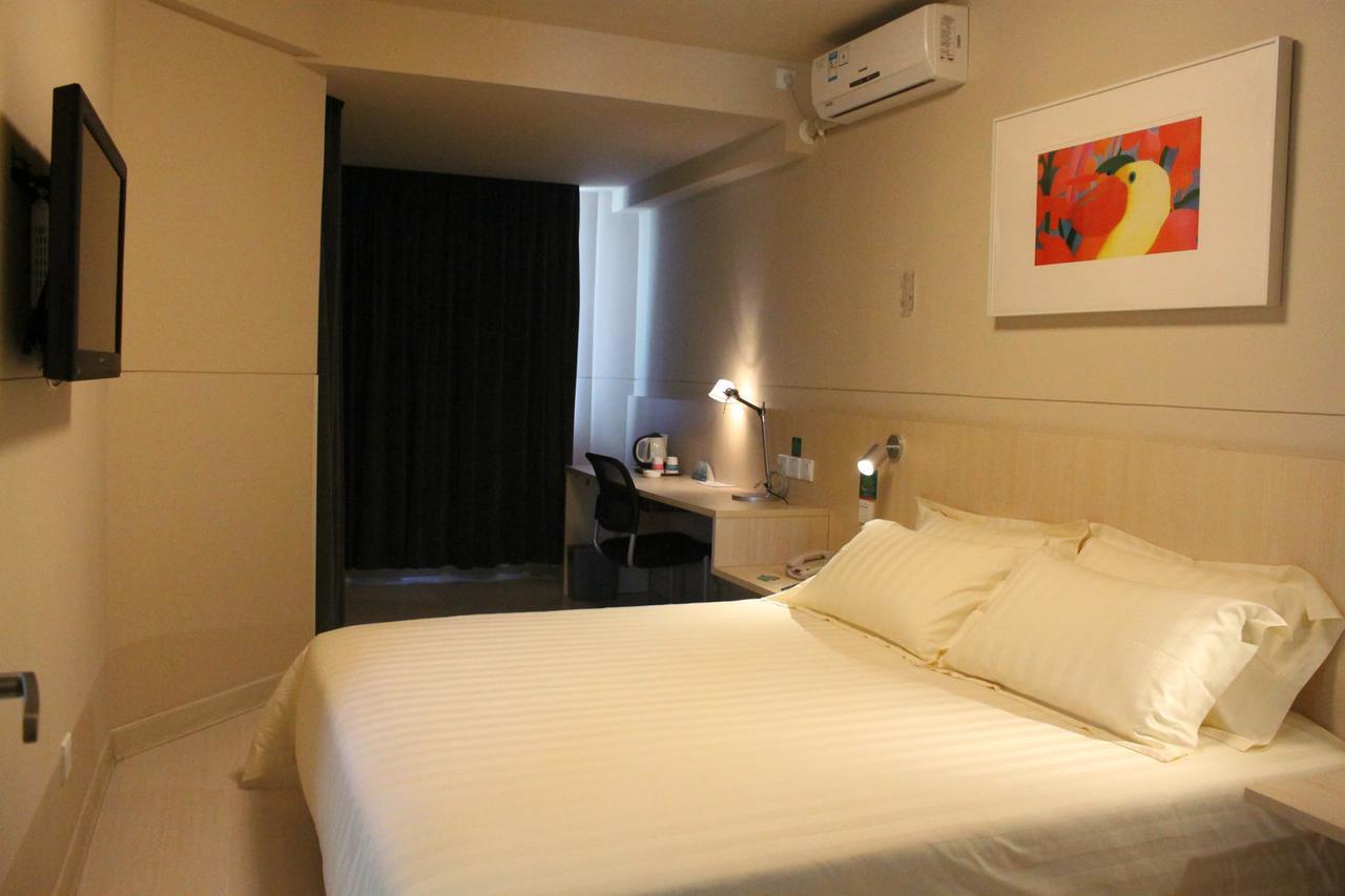 Jinjiang Inn Longyan Wanda Plaza Bagian luar foto